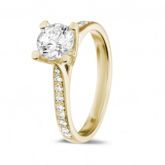 Prong Setting Engagement Ring