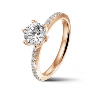 Round solitaire Side Diamonds Ring