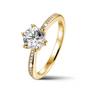 Side Diamond Solitaire Diamond Ring